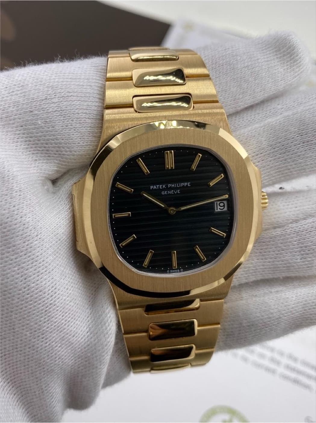 Patek Philippe Nautilus „Jumbo“ mit Manschettenknöpfen – Ansicht 5